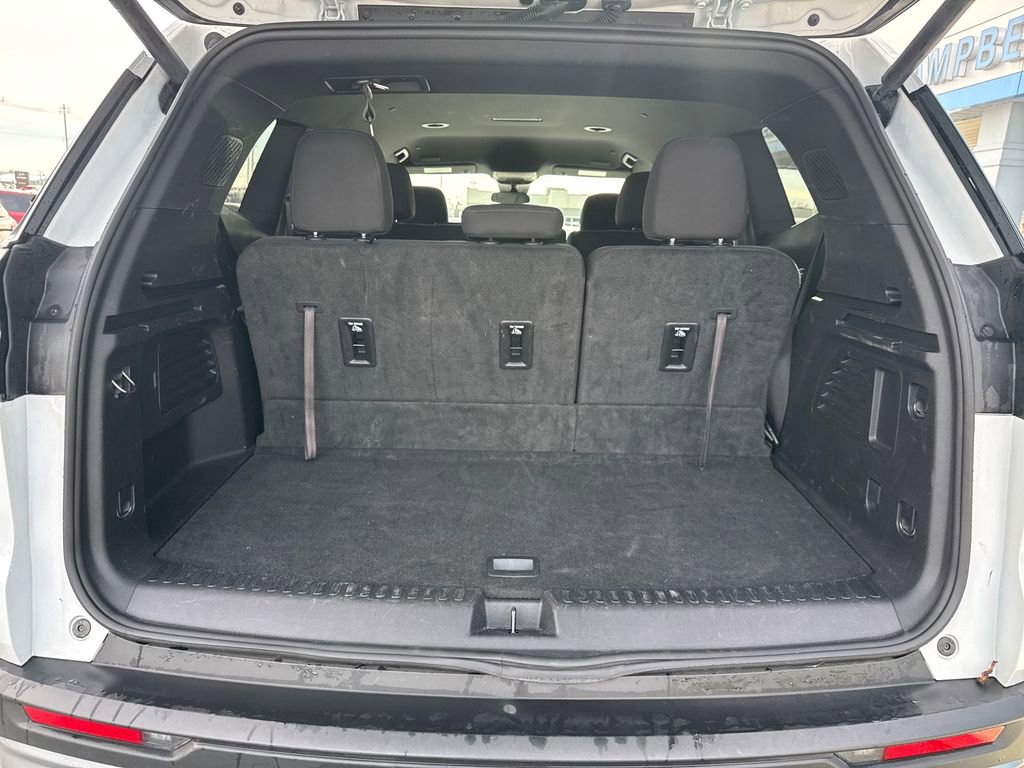 Used 2025 GMC Acadia Elevation image 24