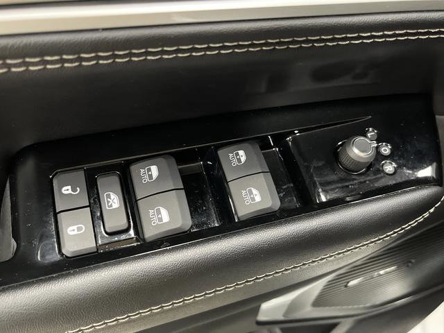 Used 2024 Jeep Wagoneer Series III w/ Convenience Group I image 30