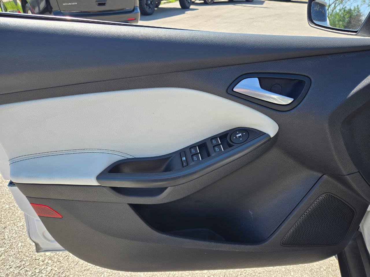 Used 2013 Ford Focus Titanium FWD image 18