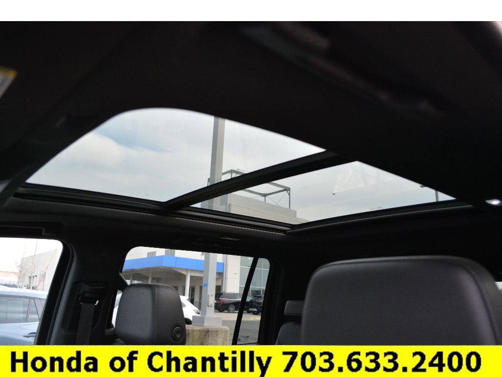Used 2021 Chevrolet Suburban Z71 image 24
