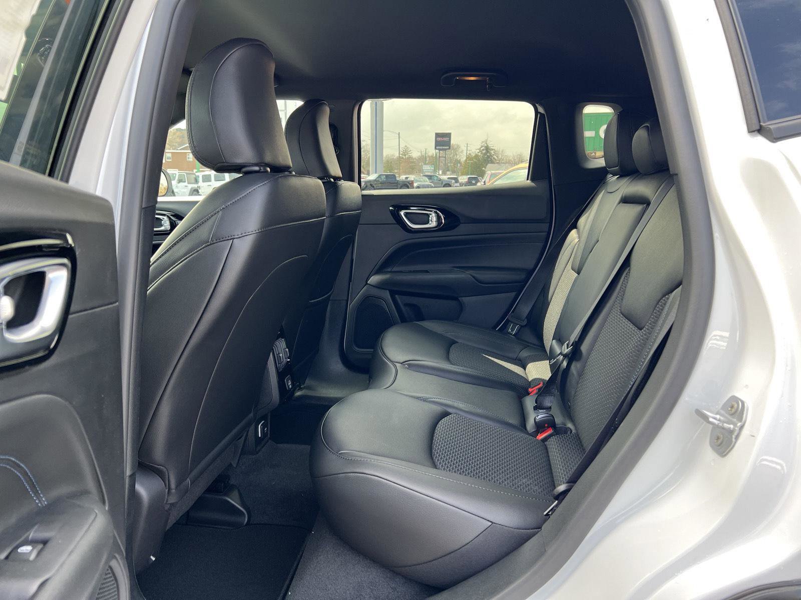 New 2026 Jeep Compass Latitude AWD/4WD image 34