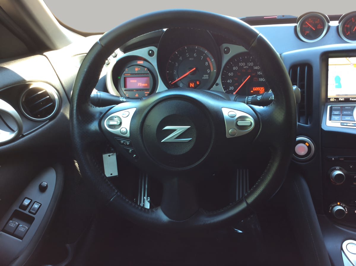 Used 2015 Nissan 370Z Touring Sport RWD image 19