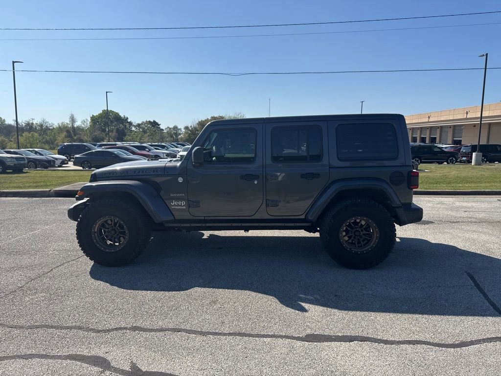 Used 2018 Jeep Wrangler Unlimited Sahara image 2