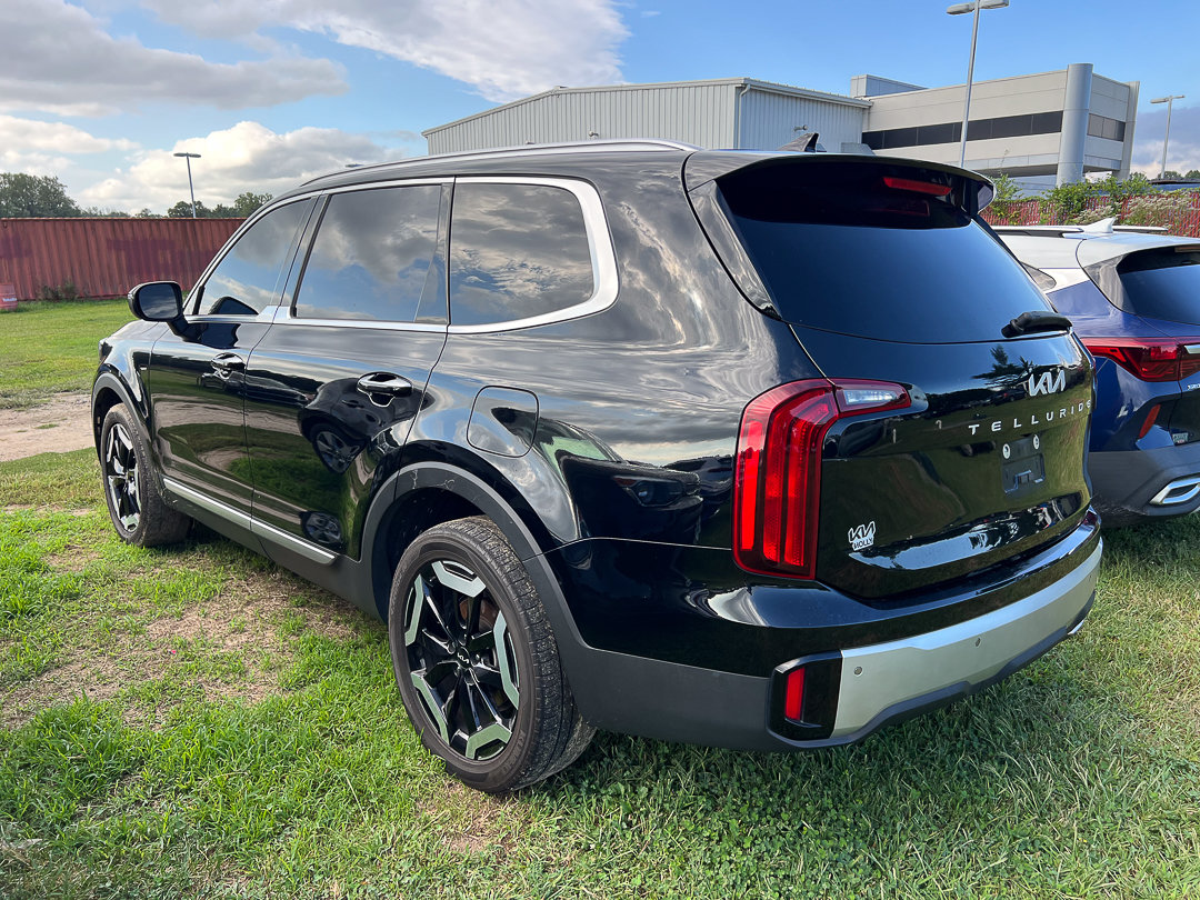Used 2024 Kia Telluride S w/ S Sunroof Package FWD image 2