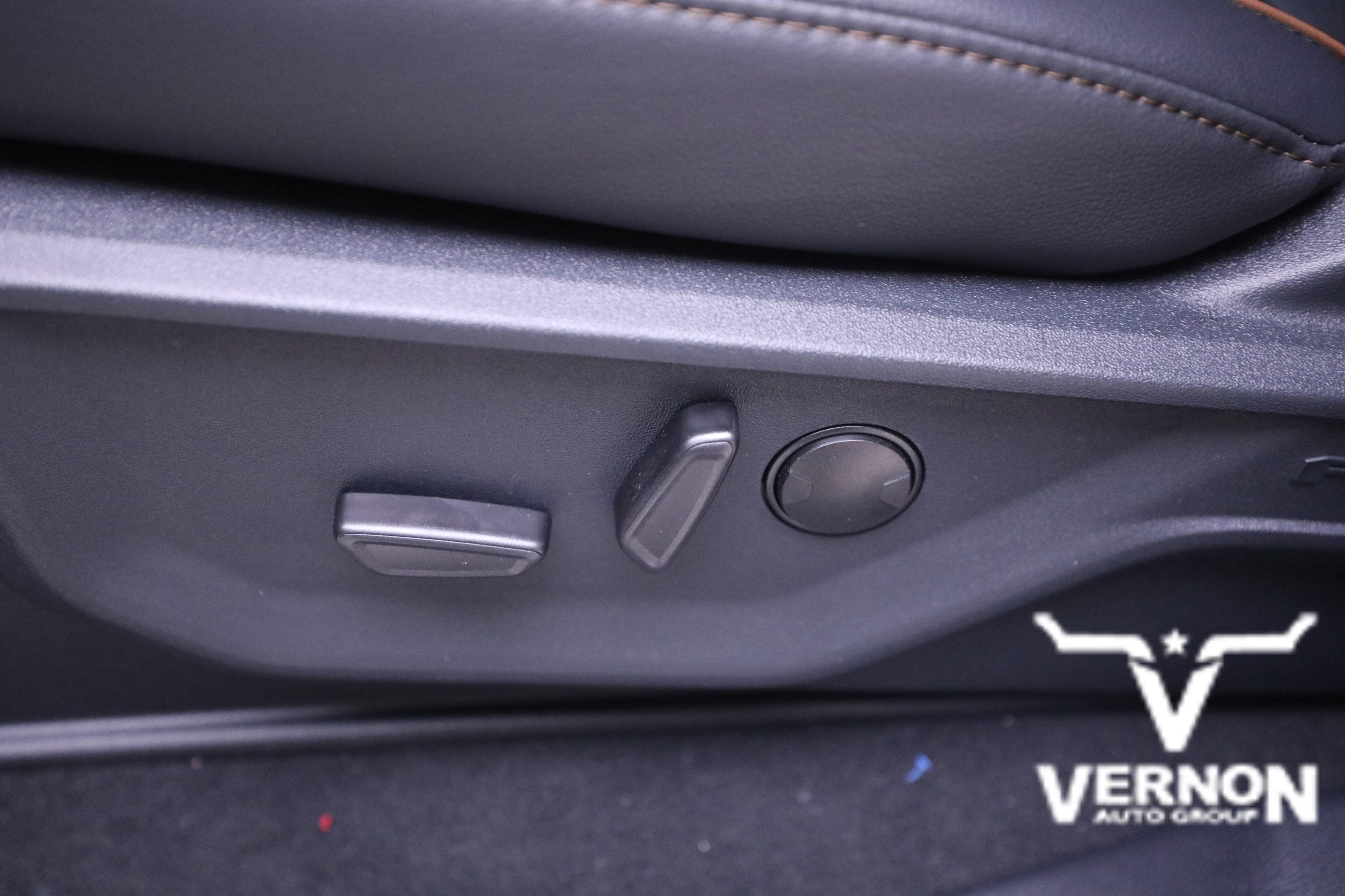 New 2026 Ford F250 Lariat w/ Chrome Package image 21