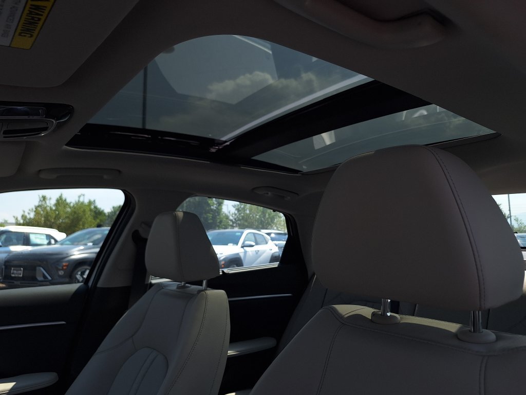 Certified 2025 Hyundai Sonata Limited FWD image 27