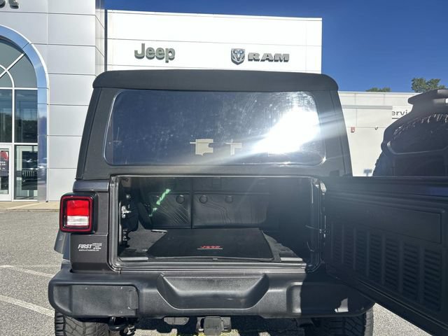 Used 2018 Jeep Wrangler Unlimited Sport S AWD/4WD image 11
