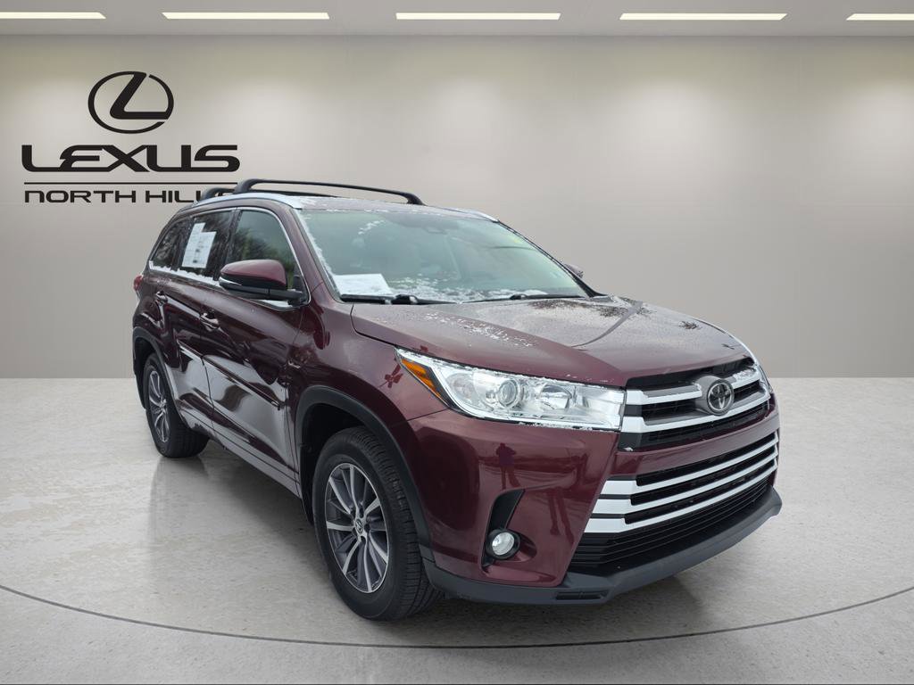 Used 2018 Toyota Highlander XLE image 3