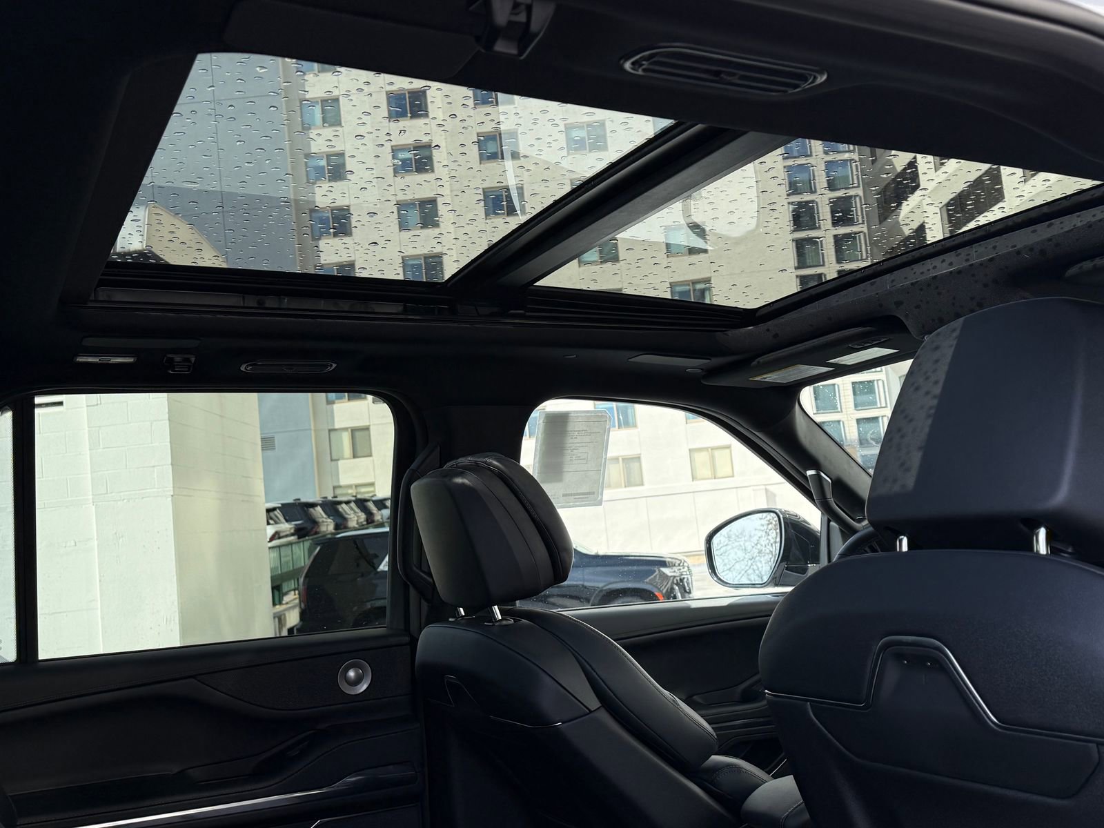 New 2026 Lincoln Navigator Reserve w/ Jet Appearance Package image 7