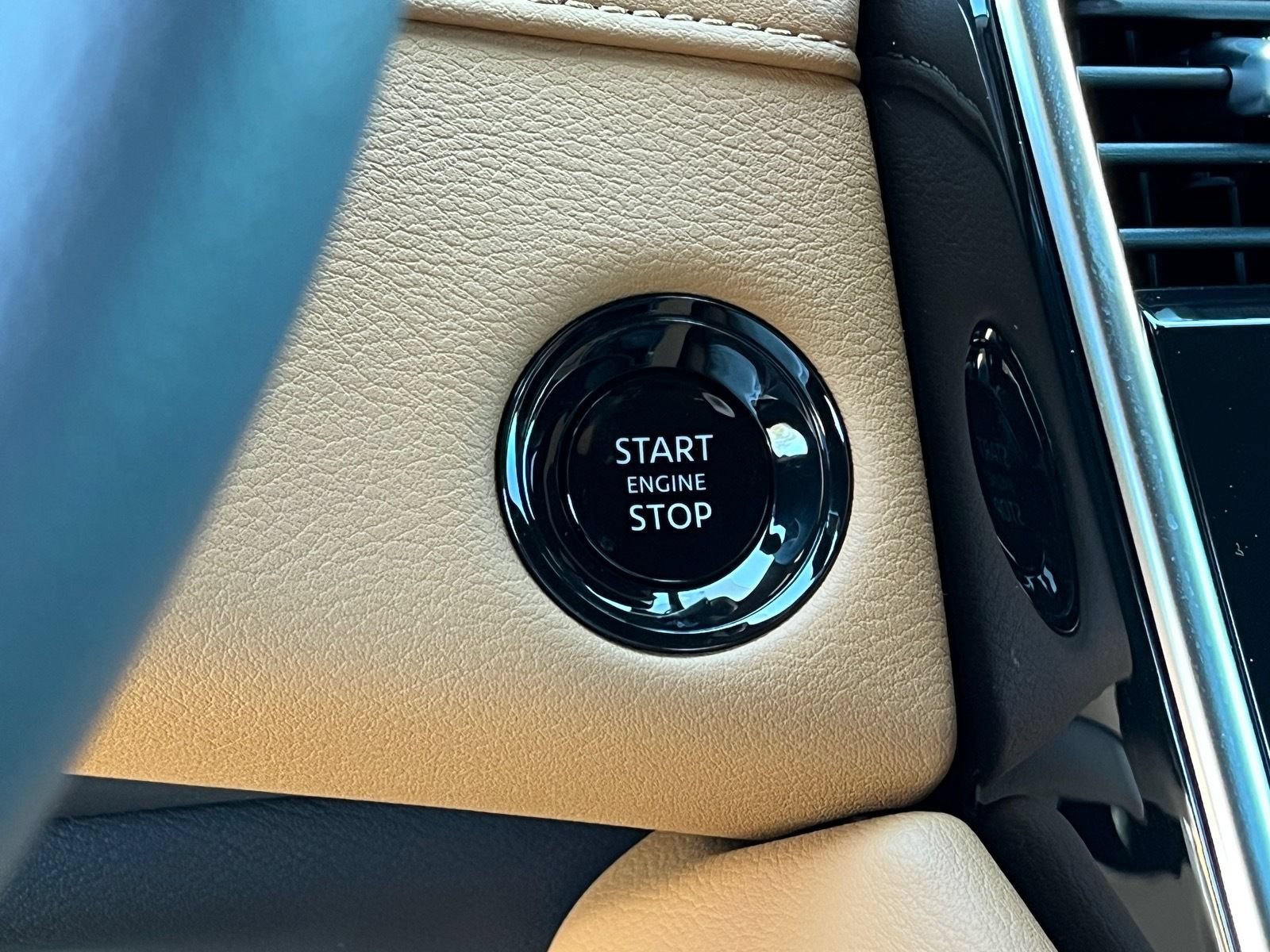New 2026 Nissan Armada SL w/ Captain's Chari Seat Package AWD/4WD image 22