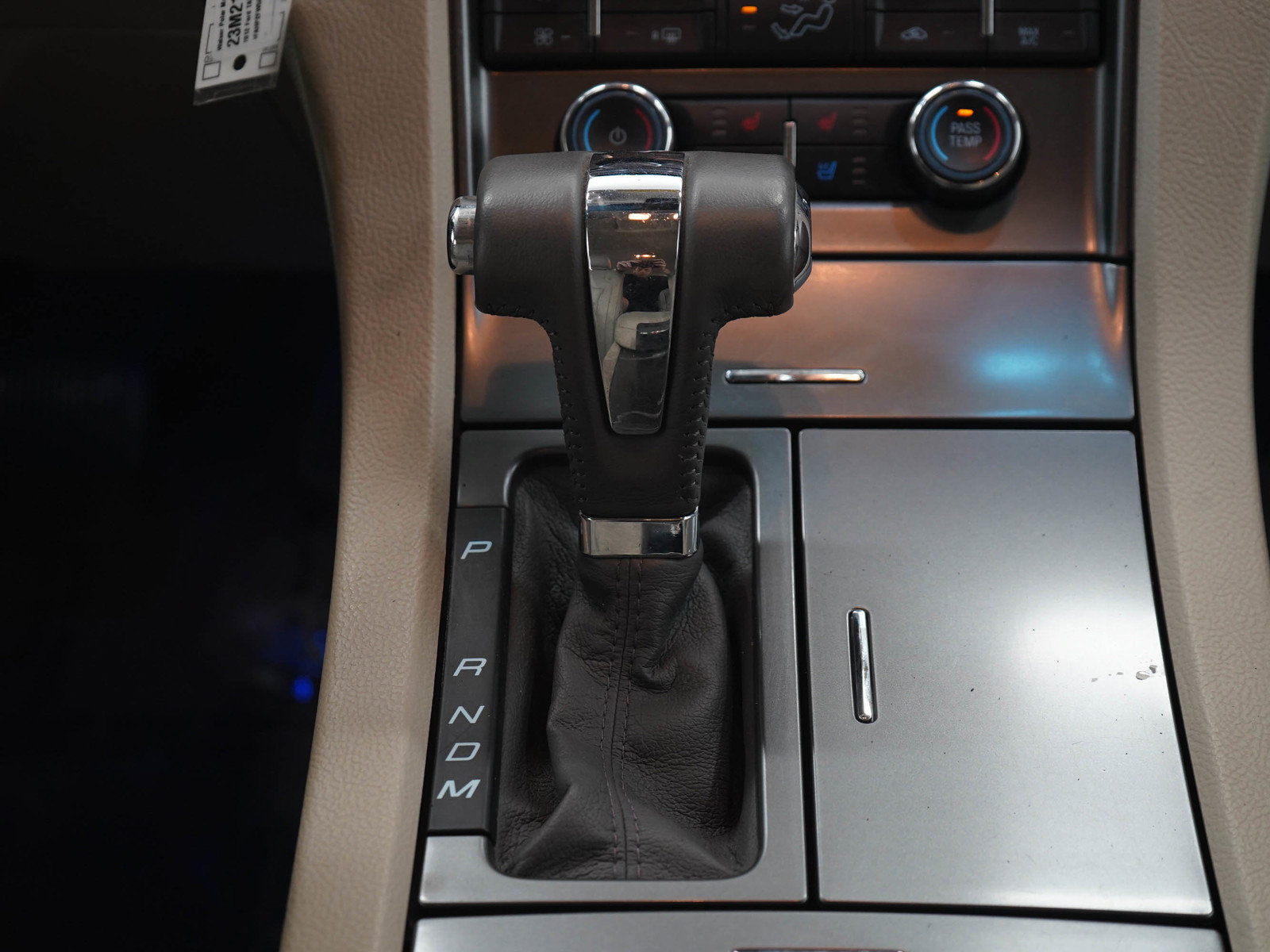Used 2012 Ford Taurus Limited FWD image 19