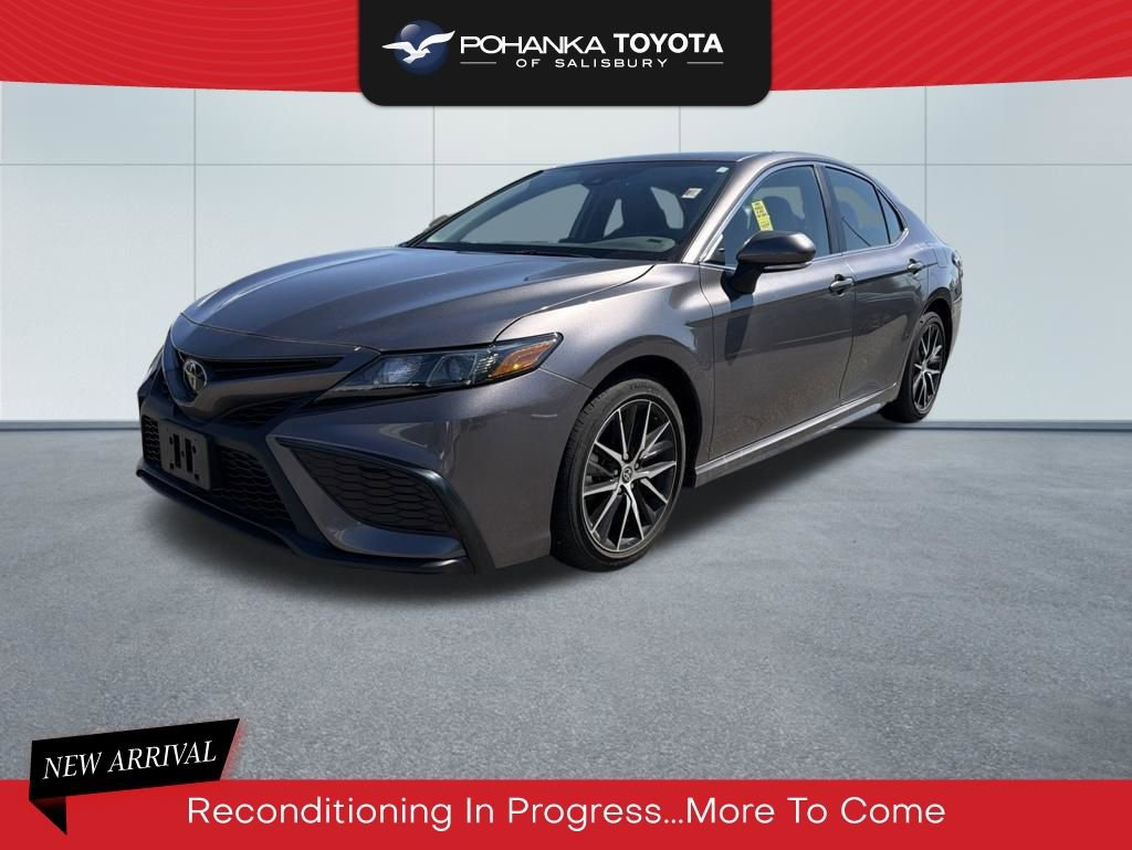 Used 2024 Toyota Camry SE FWD image 1