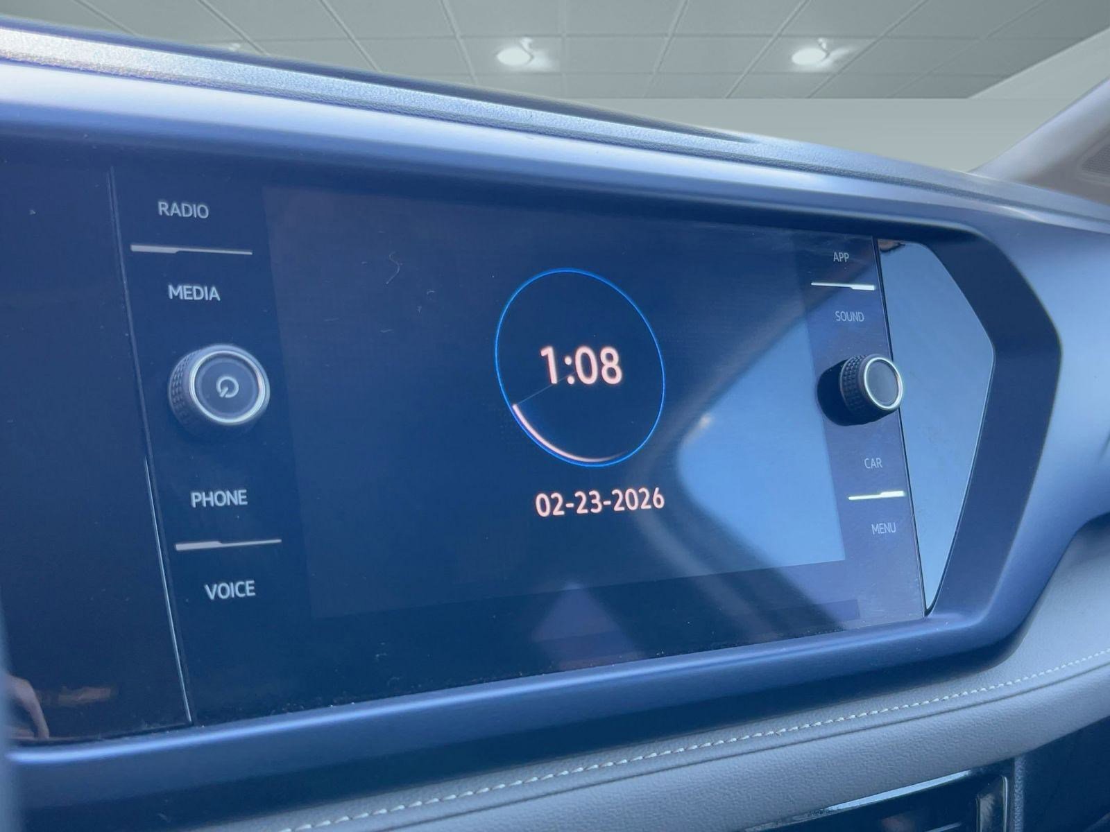 Used 2024 Volkswagen Taos SE image 23