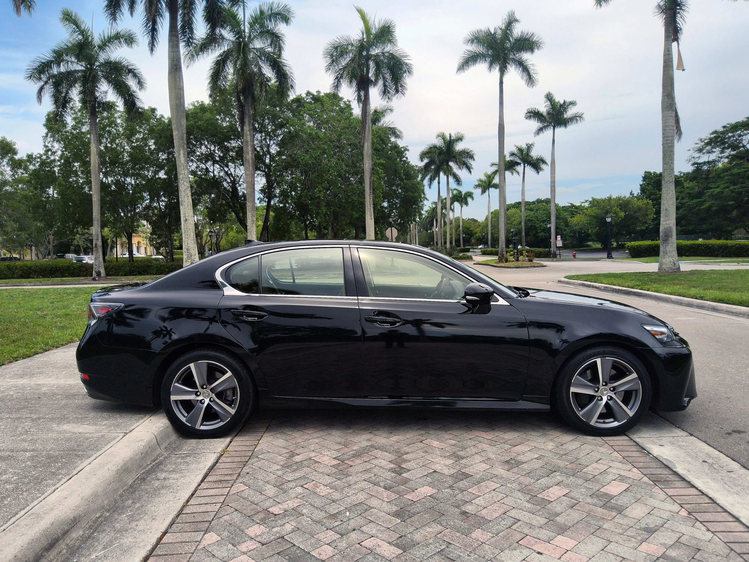 Used 2017 Lexus GS 350 w/ Preferred Accessory Package RWD image 18