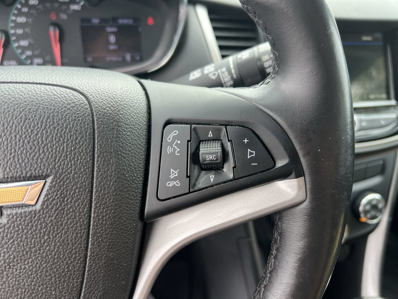 Used 2019 Chevrolet Trax LT w/ LT Convenience Package FWD image 20