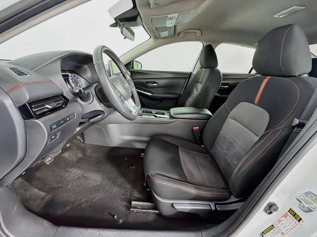 Used 2024 Nissan Sentra SR FWD image 12