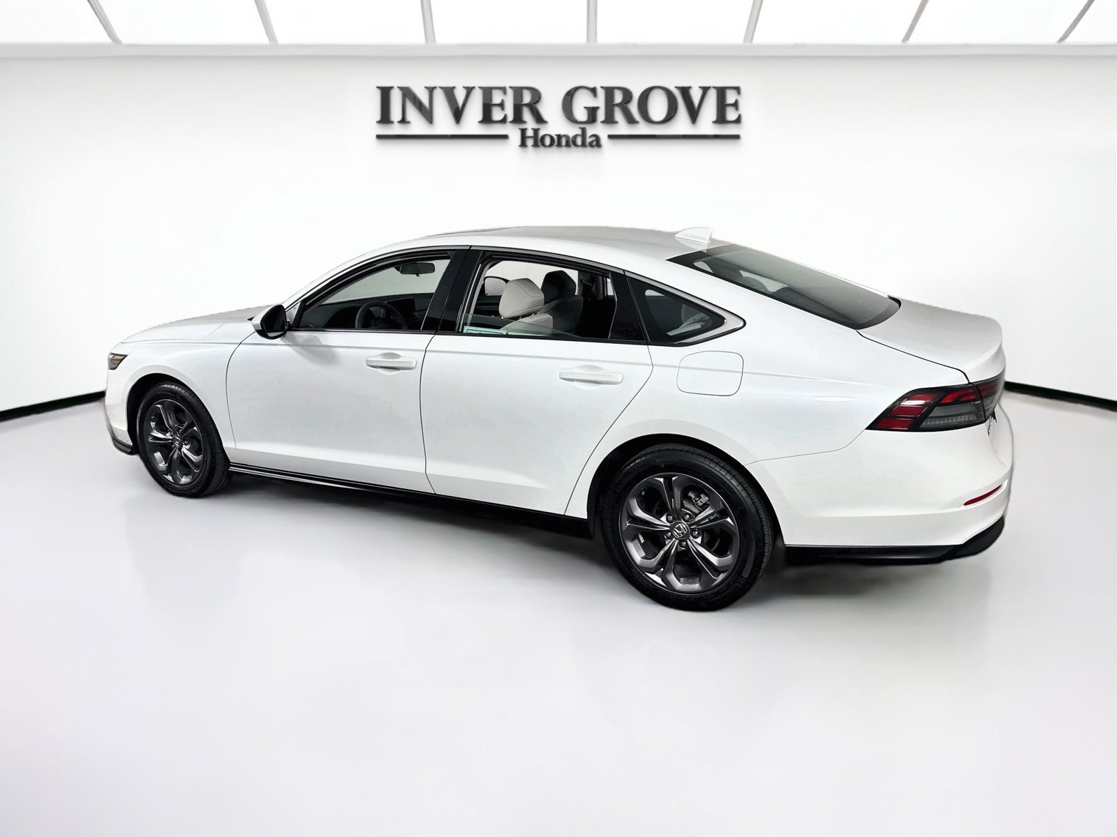 Used 2023 Honda Accord EX image 7