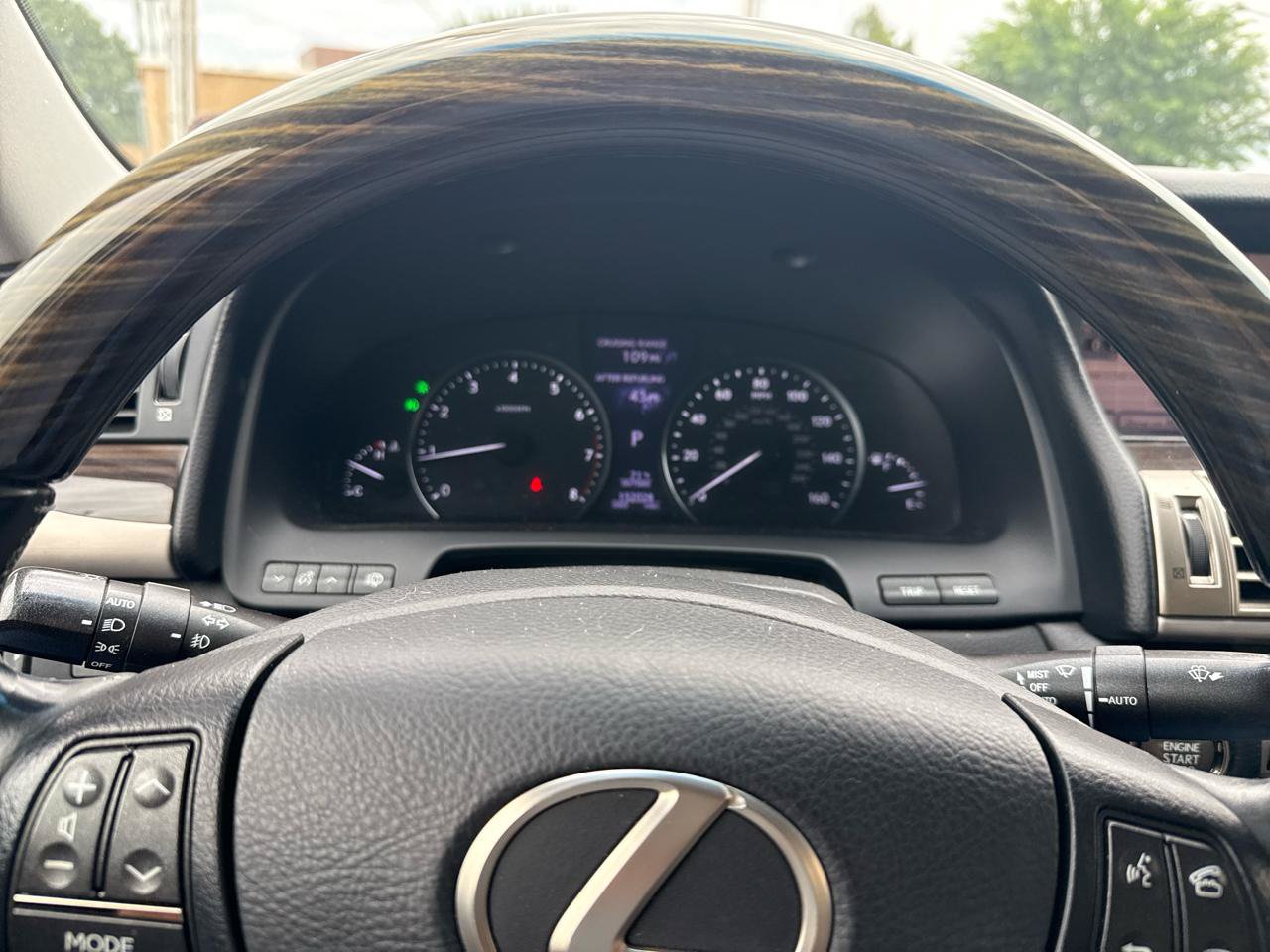 Used 2013 Lexus LS 460 AWD w/ Comfort Pkg image 27
