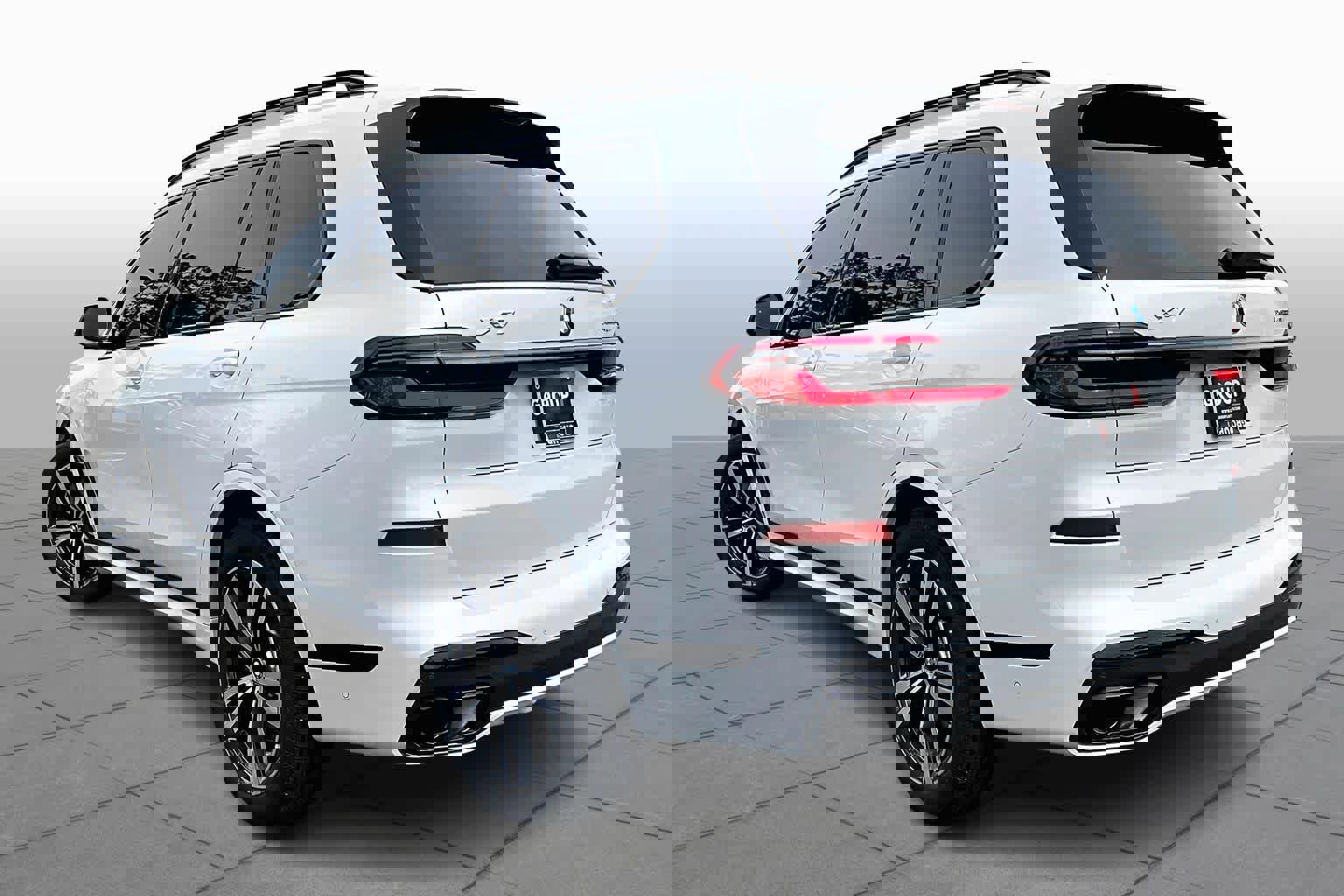 Certified 2024 BMW X7 xDrive40i w/ M Sport Package image 12