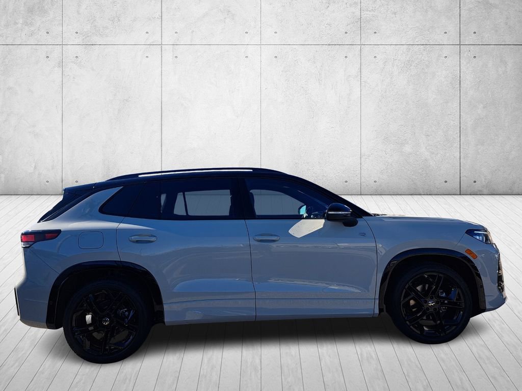 New 2026 Volkswagen Tiguan SE R-Line image 4