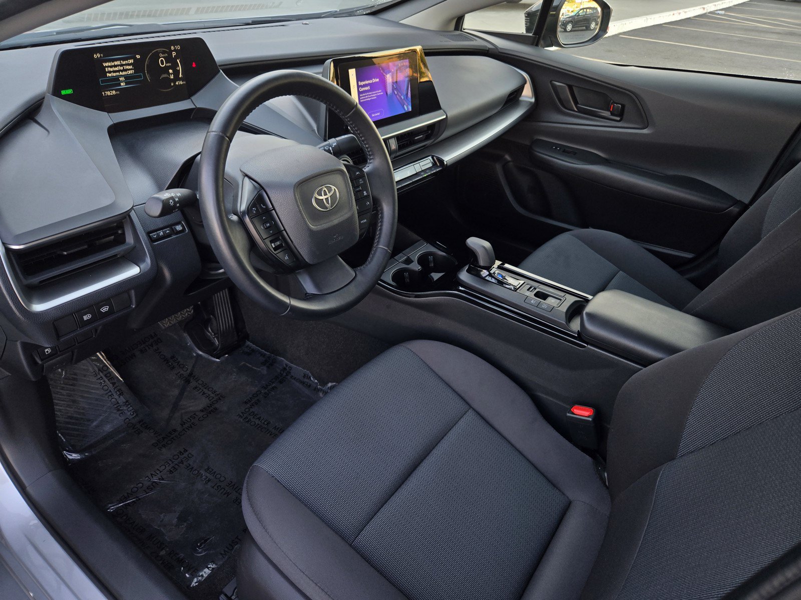 Certified 2025 Toyota Prius LE FWD image 8