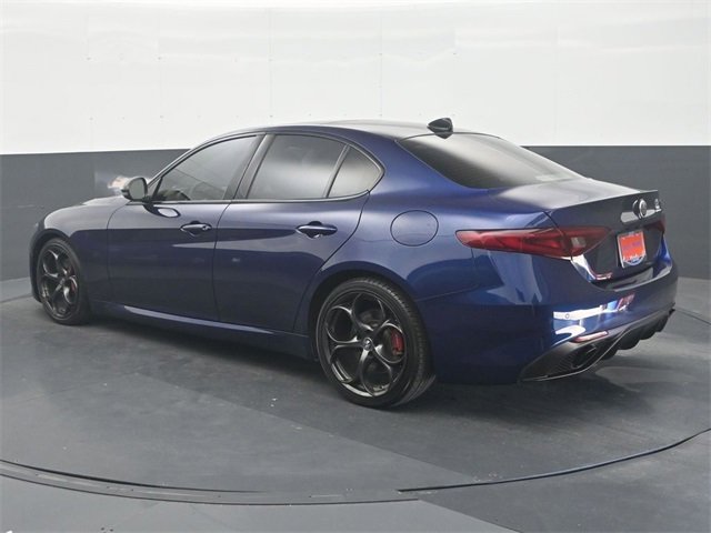Used 2019 Alfa Romeo Giulia Base image 5