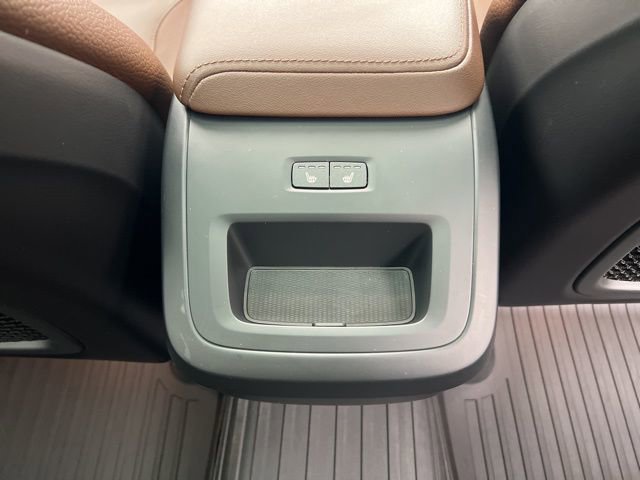 Certified 2023 Volvo XC60 B5 Plus w/ Climate Package image 21