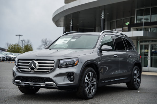 Used 2026 Mercedes-Benz GLB 250 4MATIC image 3