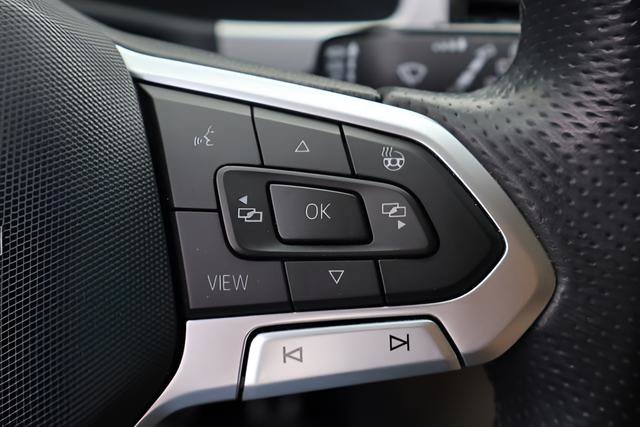 Used 2021 Volkswagen Atlas SEL R-Line FWD image 24