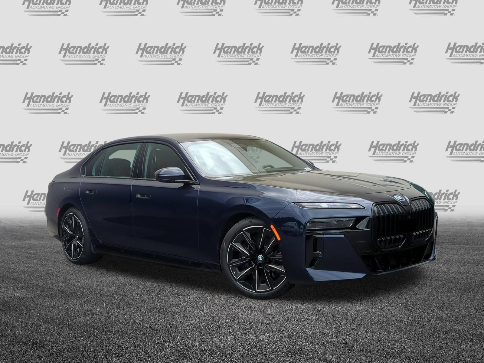 Used 2024 BMW i7 xDrive60 w/ Executive Package AWD/4WD image 2