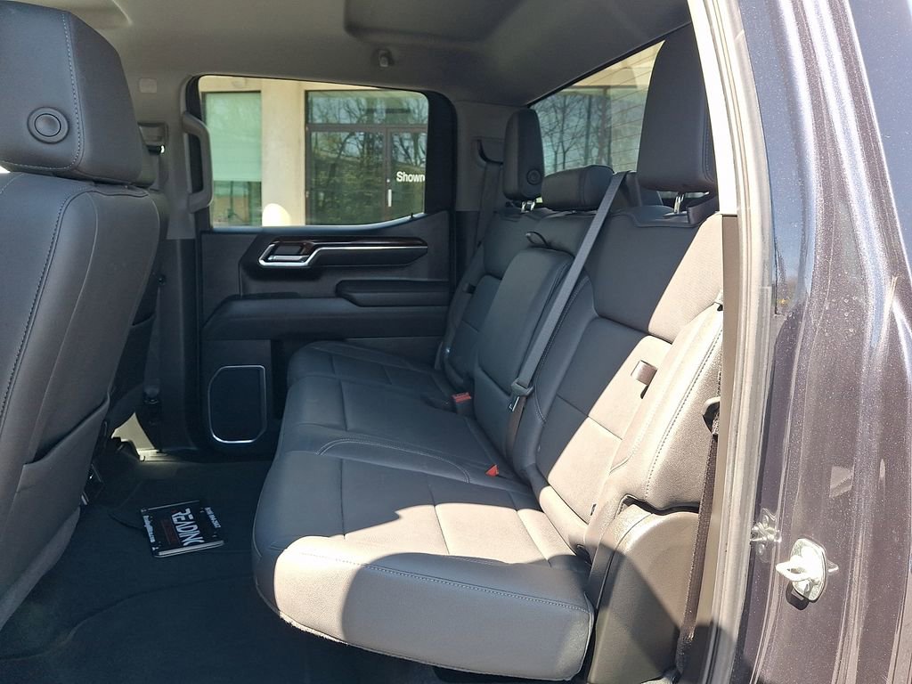Used 2025 GMC Sierra 1500 SLT image 9