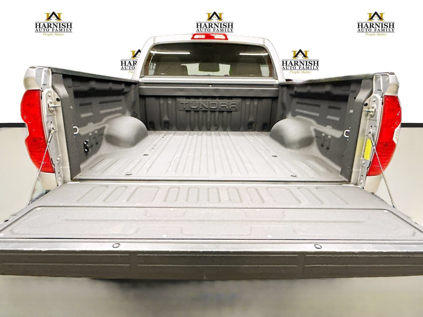 Used 2017 Toyota Tundra SR5 w/ SR5 Upgrade Package AWD/4WD image 27