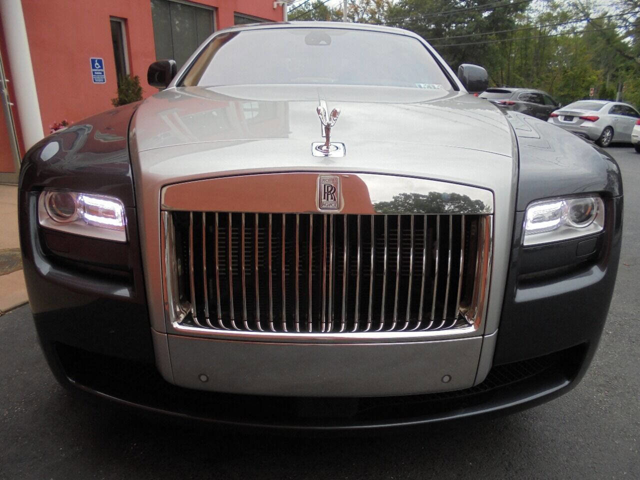 Used 2011 Rolls-Royce Ghost image 3