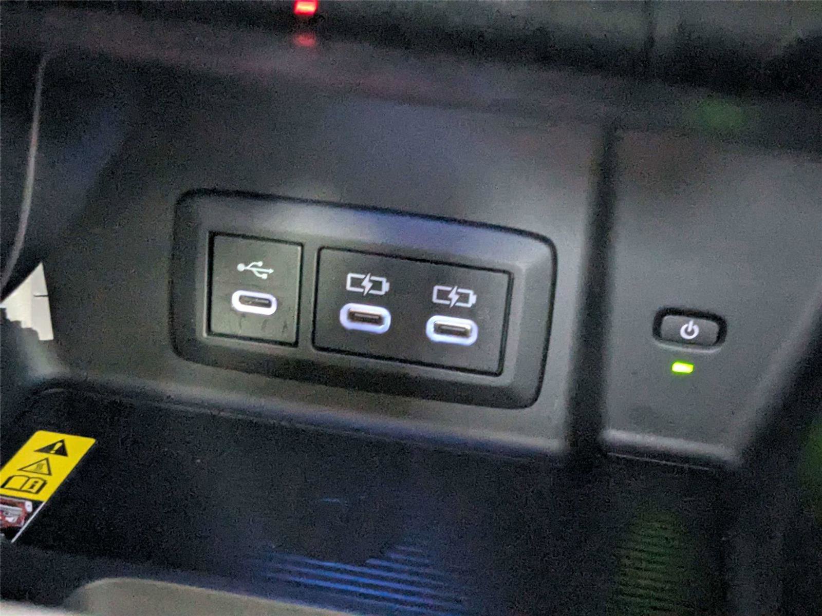 Certified 2024 Toyota Venza XLE AWD/4WD image 24