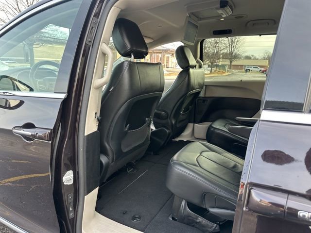 Certified 2017 Chrysler Pacifica Touring-L image 25