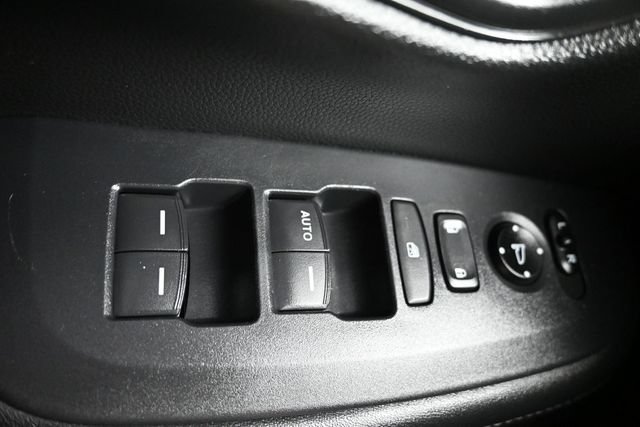 Used 2025 Honda HR-V LX image 23