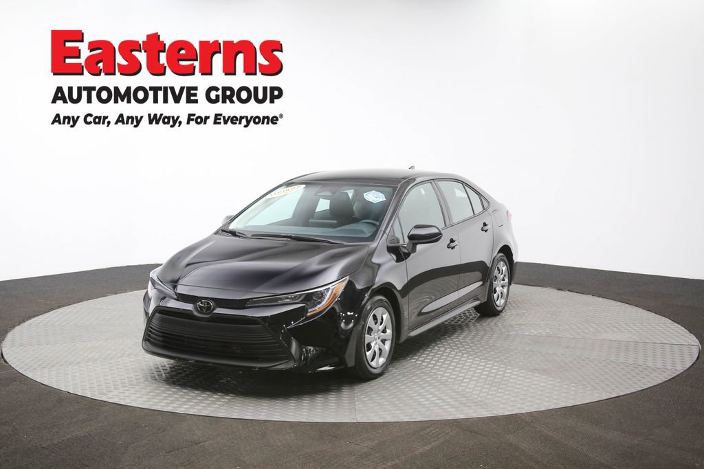 Used 2025 Toyota Corolla LE image 56