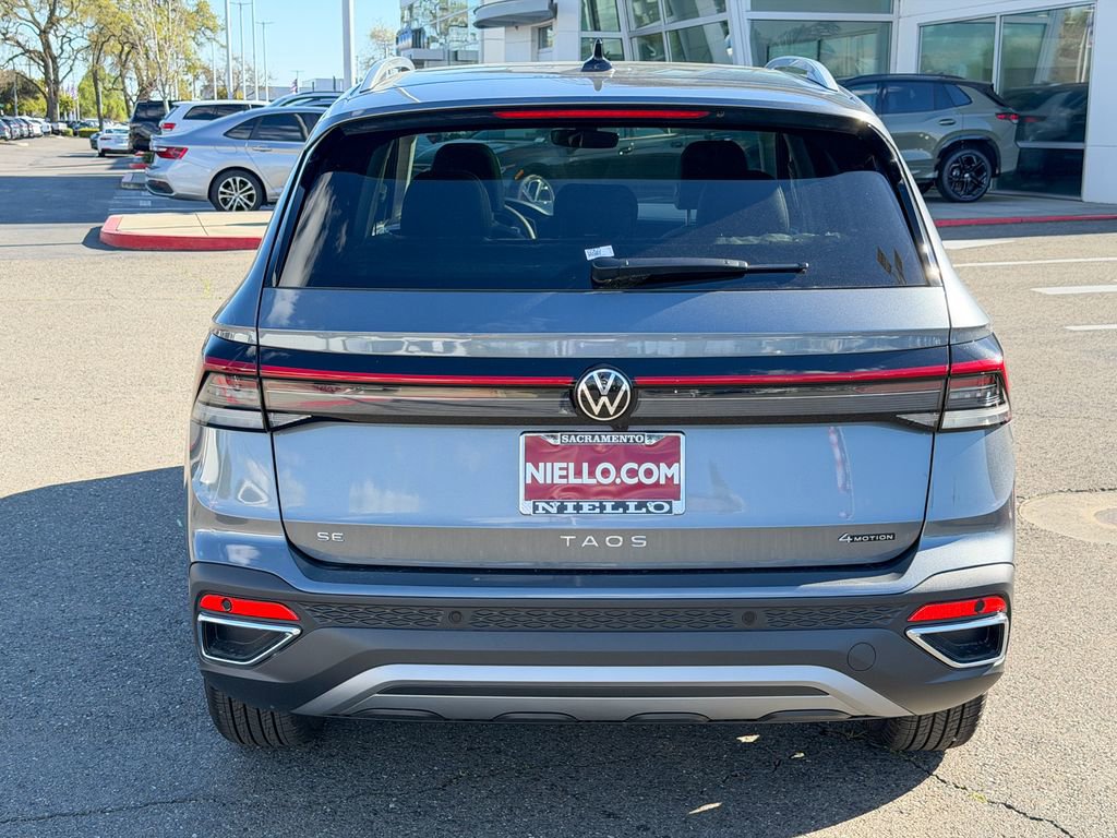 New 2026 Volkswagen Taos SE image 8