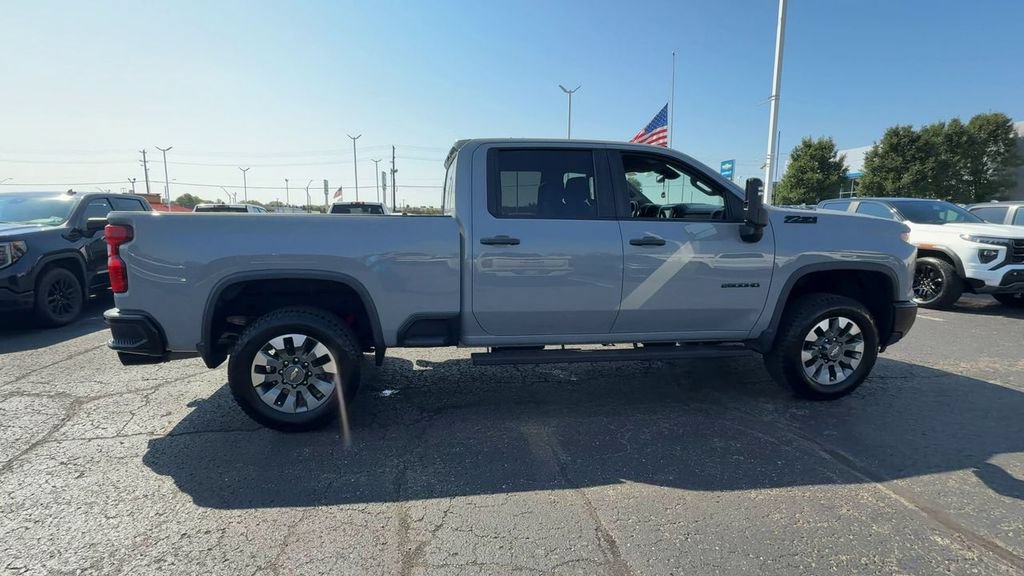 Used 2025 Chevrolet Silverado 2500 Custom w/ Custom Value Package AWD/4WD image 9