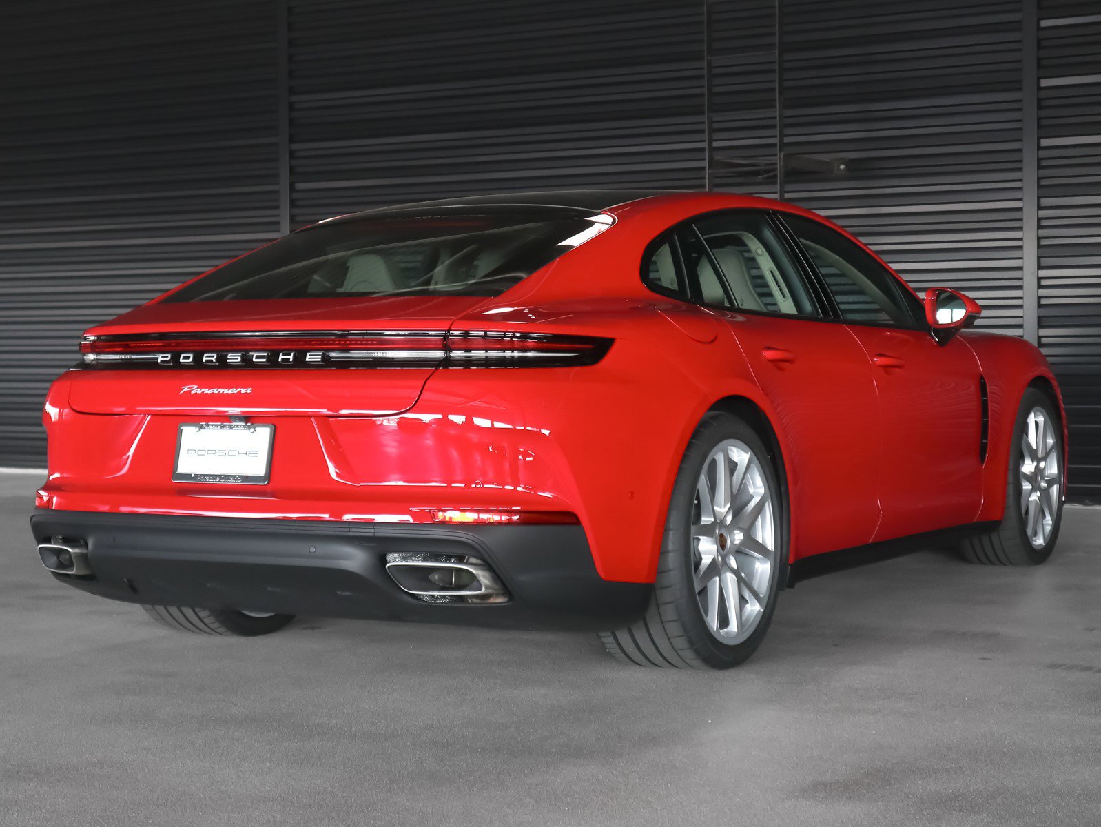 Used 2025 Porsche Panamera 4 image 10