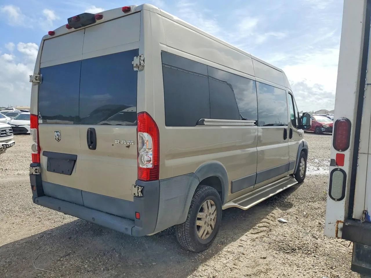 Used 2015 RAM ProMaster 2500 w/ Interior Convenience Group image 3