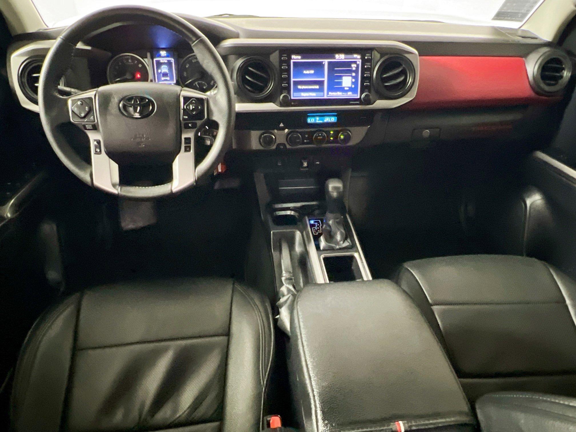 Used 2021 Toyota Tacoma SR5 AWD/4WD image 29
