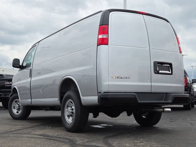 New 2026 Chevrolet Express 2500 w/ Driver Convenience Package RWD image 9