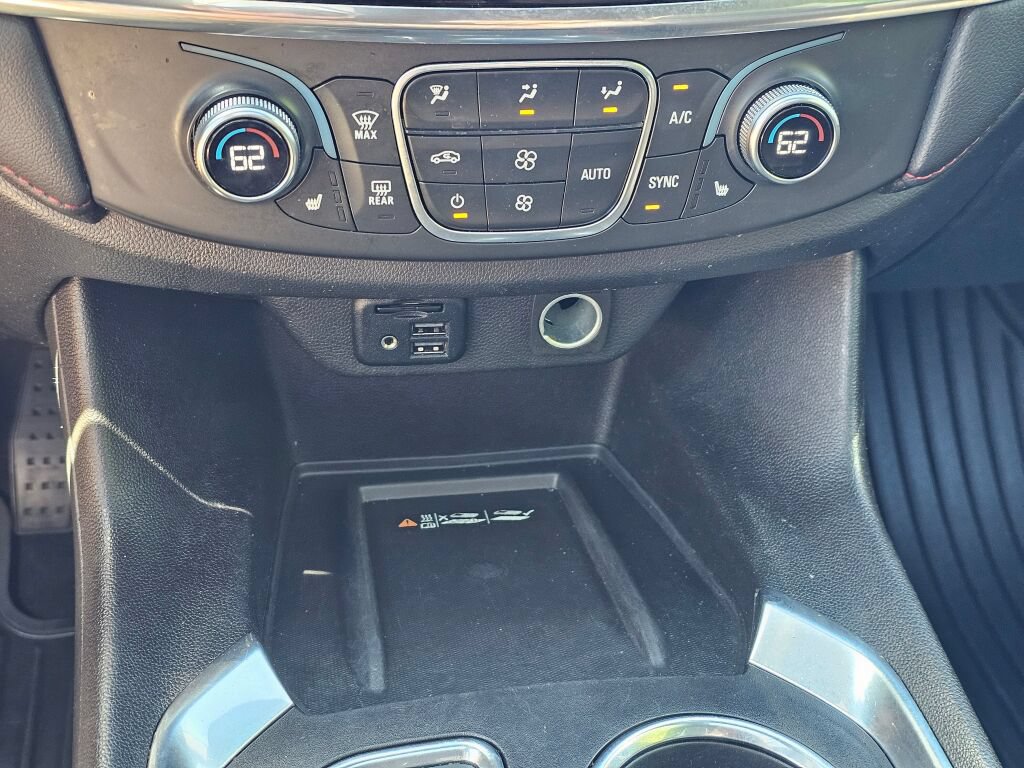 Used 2023 Chevrolet Traverse RS AWD/4WD image 17