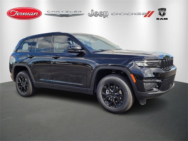 Used 2025 Jeep Grand Cherokee Altitude image 1