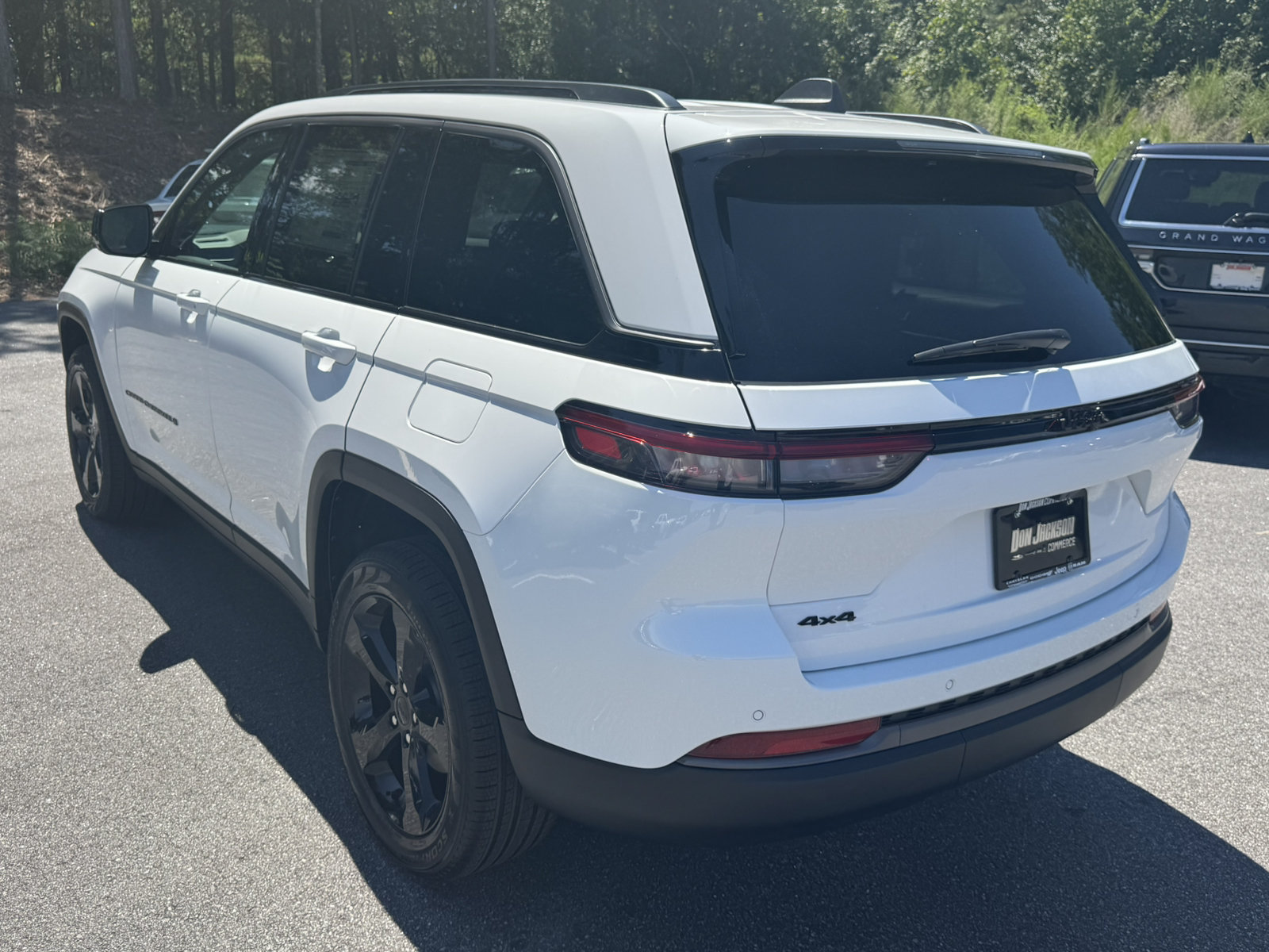 New 2026 Jeep Grand Cherokee Limited w/ Limited Altitude Package AWD/4WD image 7