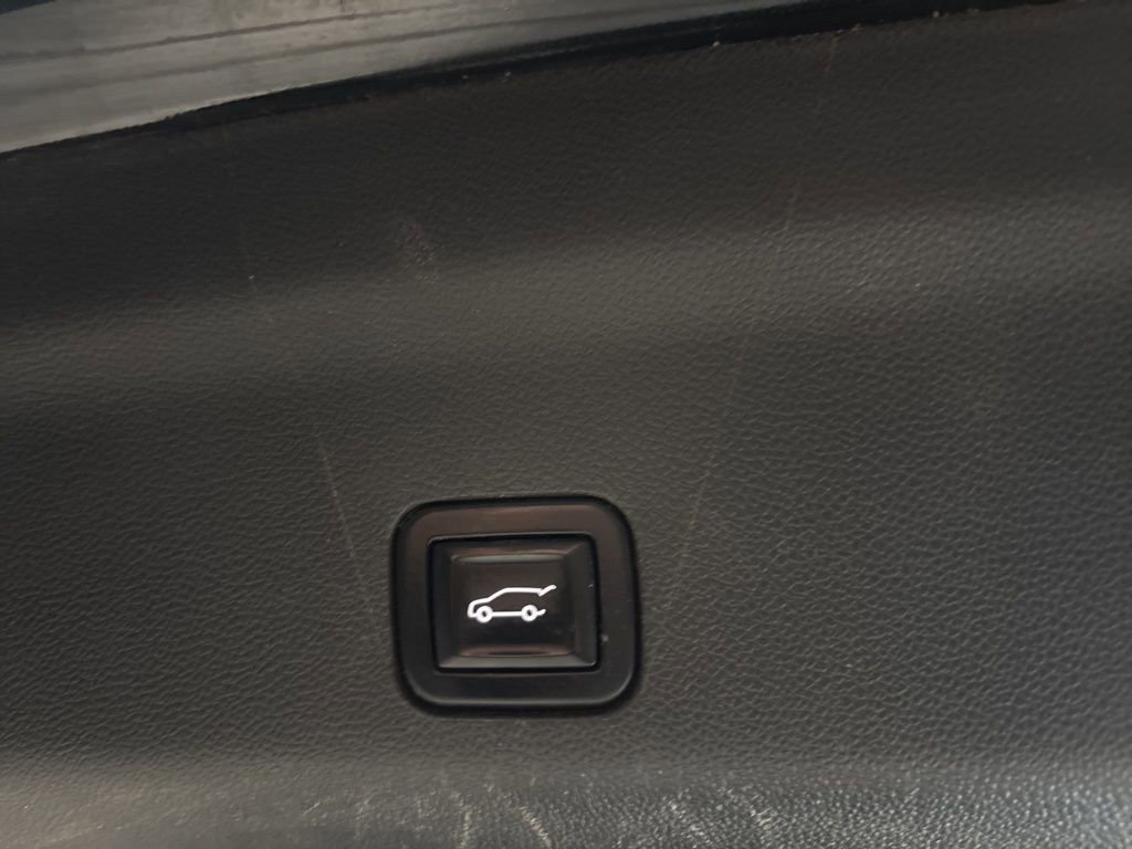 Used 2021 Chevrolet Suburban Z71 image 6