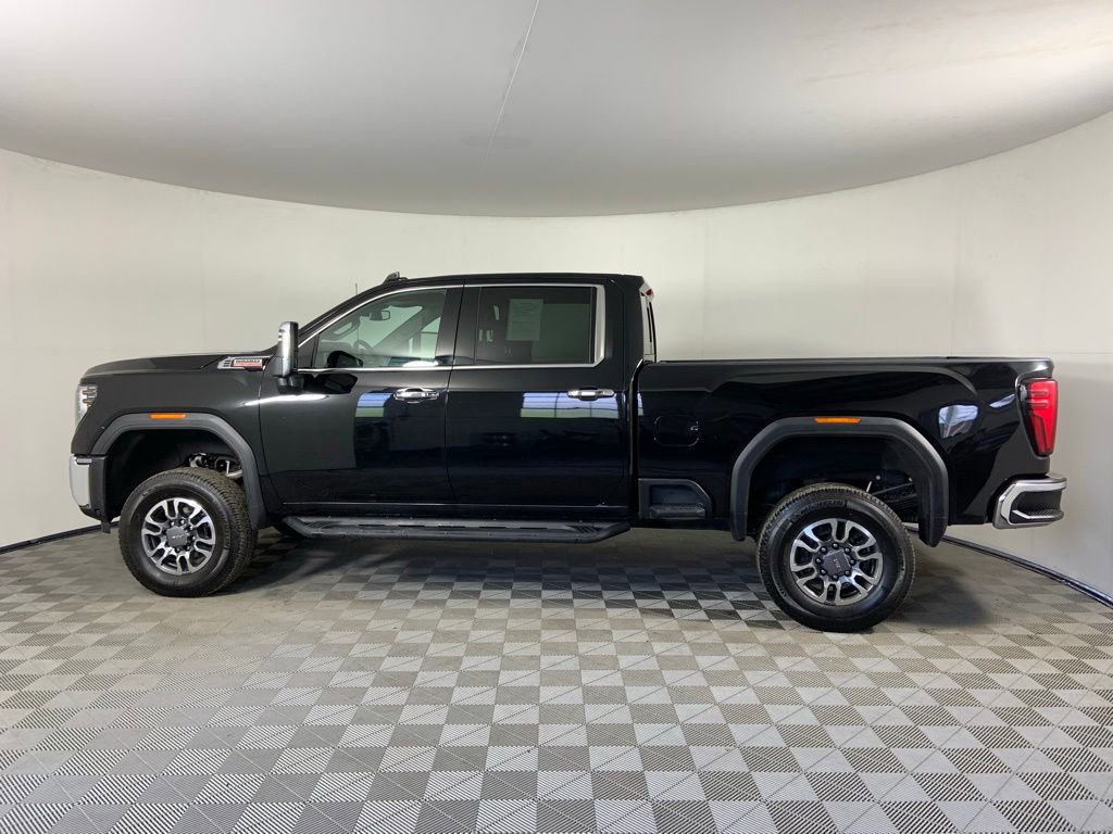 Used 2024 GMC Sierra 3500 SLT w/ SLT Convenience Package image 6