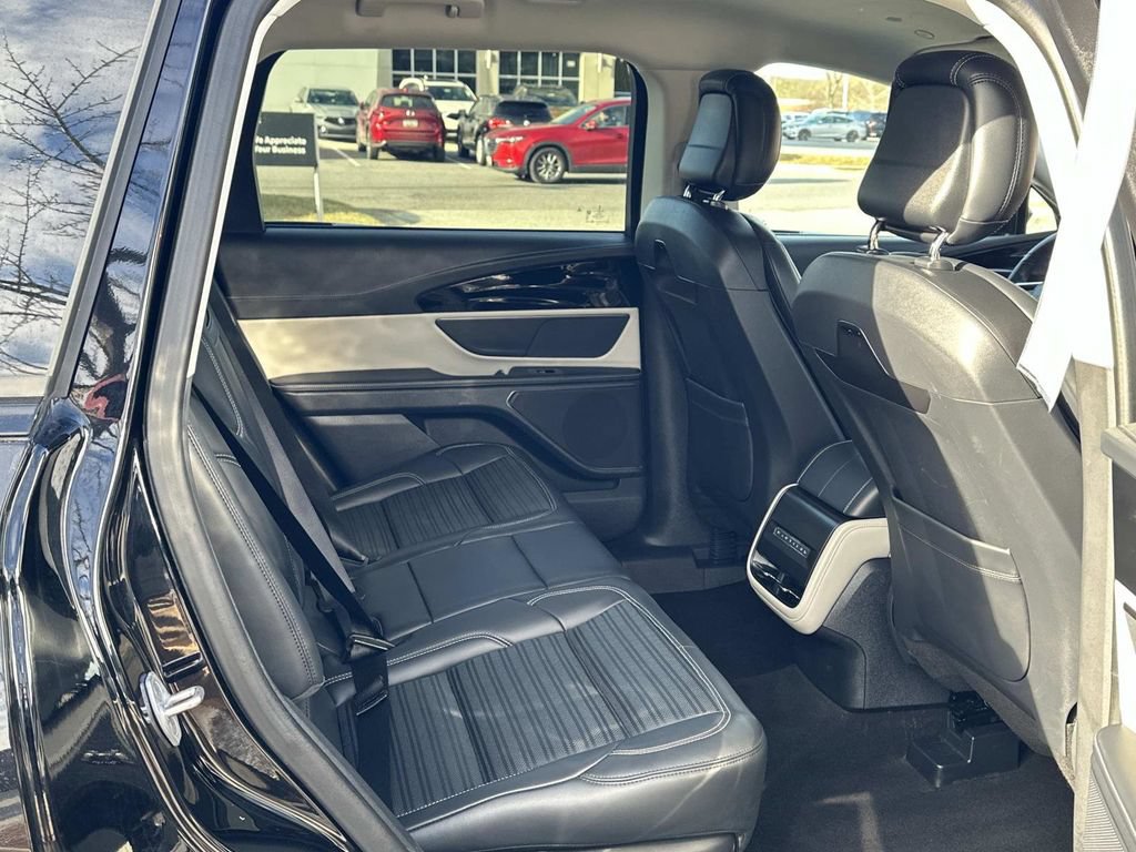 Used 2024 Lincoln Nautilus Reserve AWD/4WD image 27