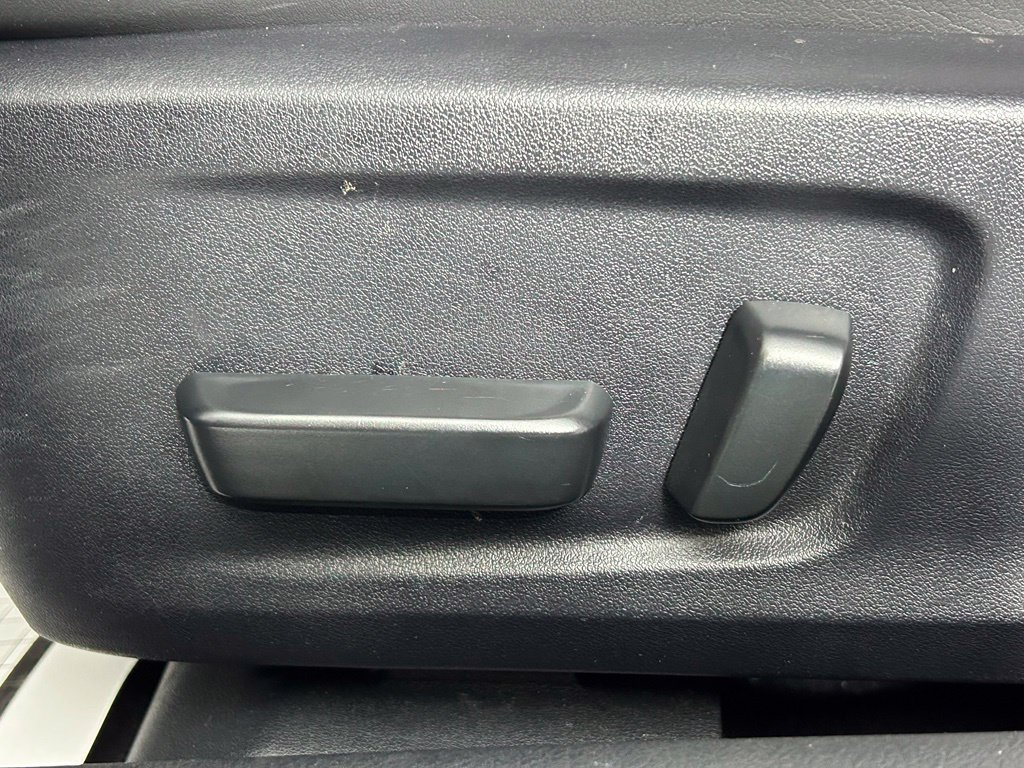 Used 2022 Lexus IS 300 w/ Accessory Package RWD image 31